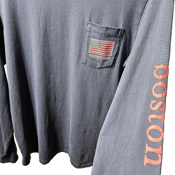 Vineyard Vines Men's Long Sleeve Pocket Tee Boston Flag Graphic Size M Navy Blue - Picture 3 of 5